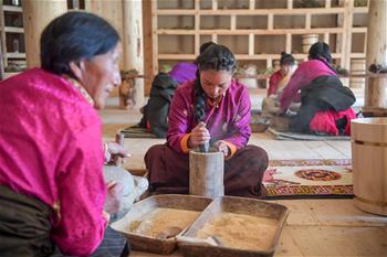 古法藏香的年輕傳習人